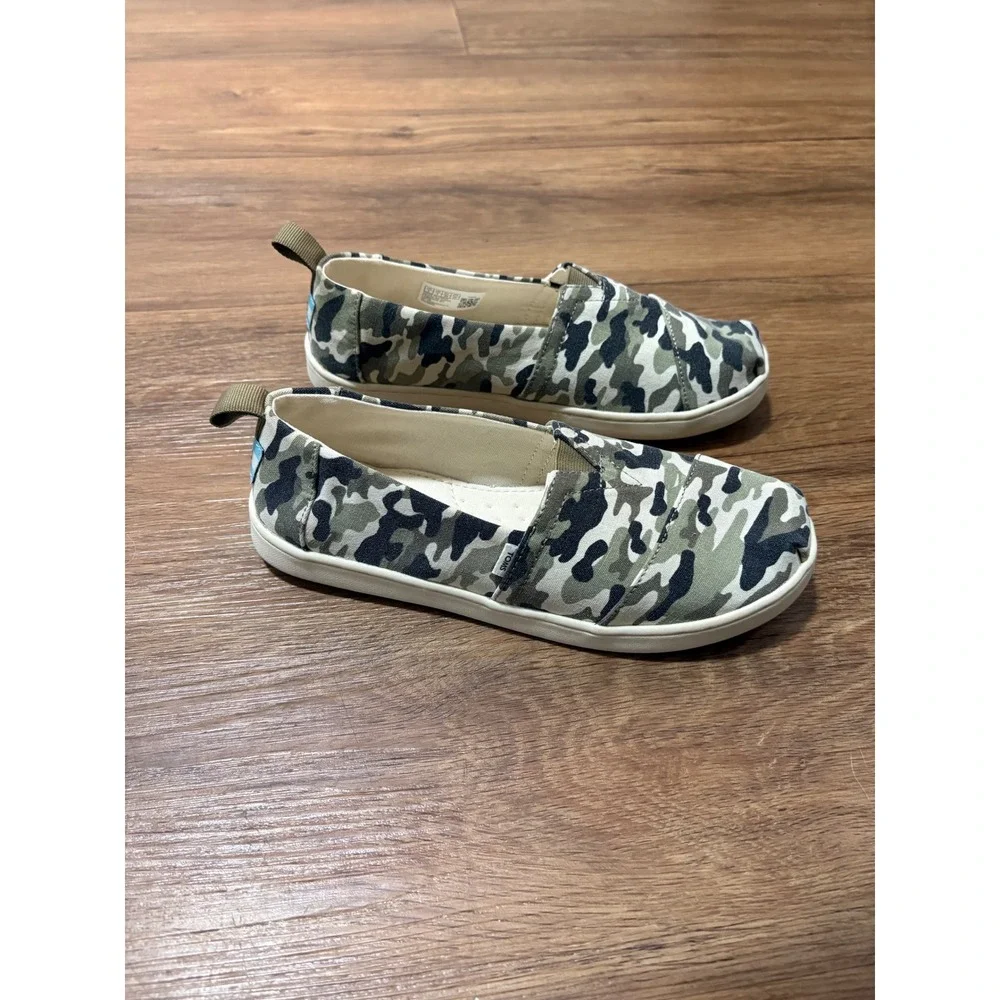 TOMS Youth Alpargata Camo Slip On Shoes Green Camouflage Canvas Flats Y4